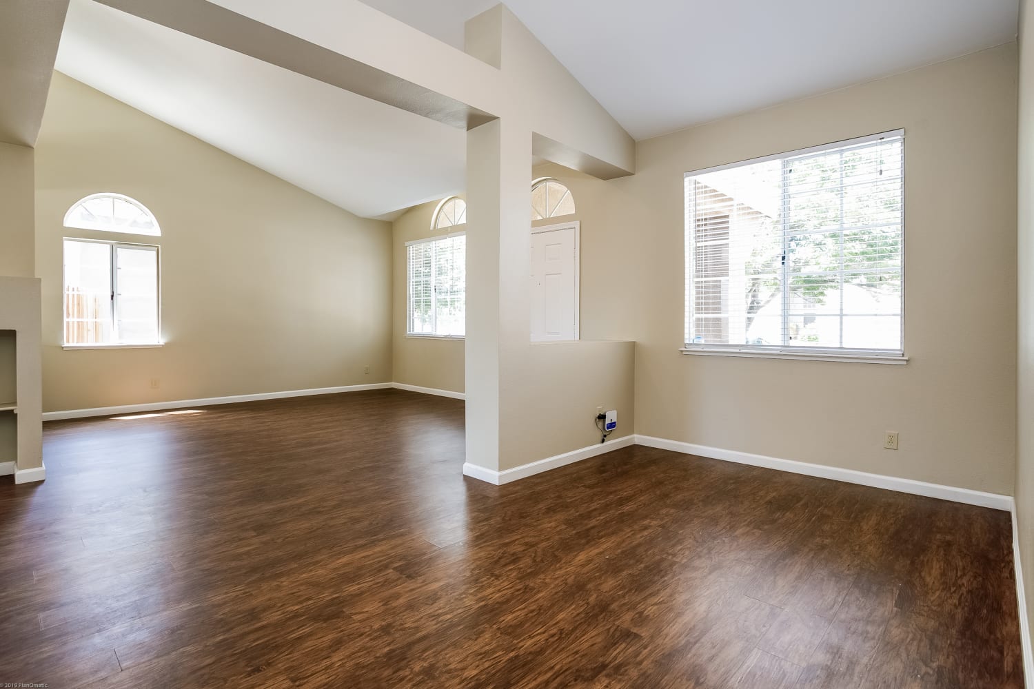 1571 Rutherford Ln photo 5