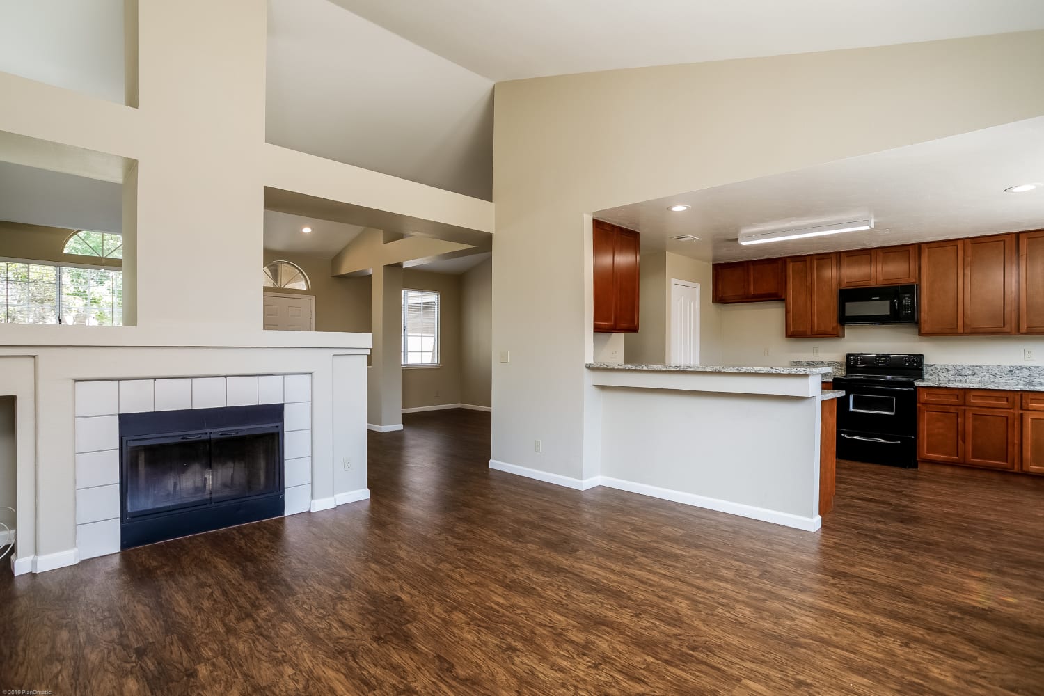 1571 Rutherford Ln photo 4