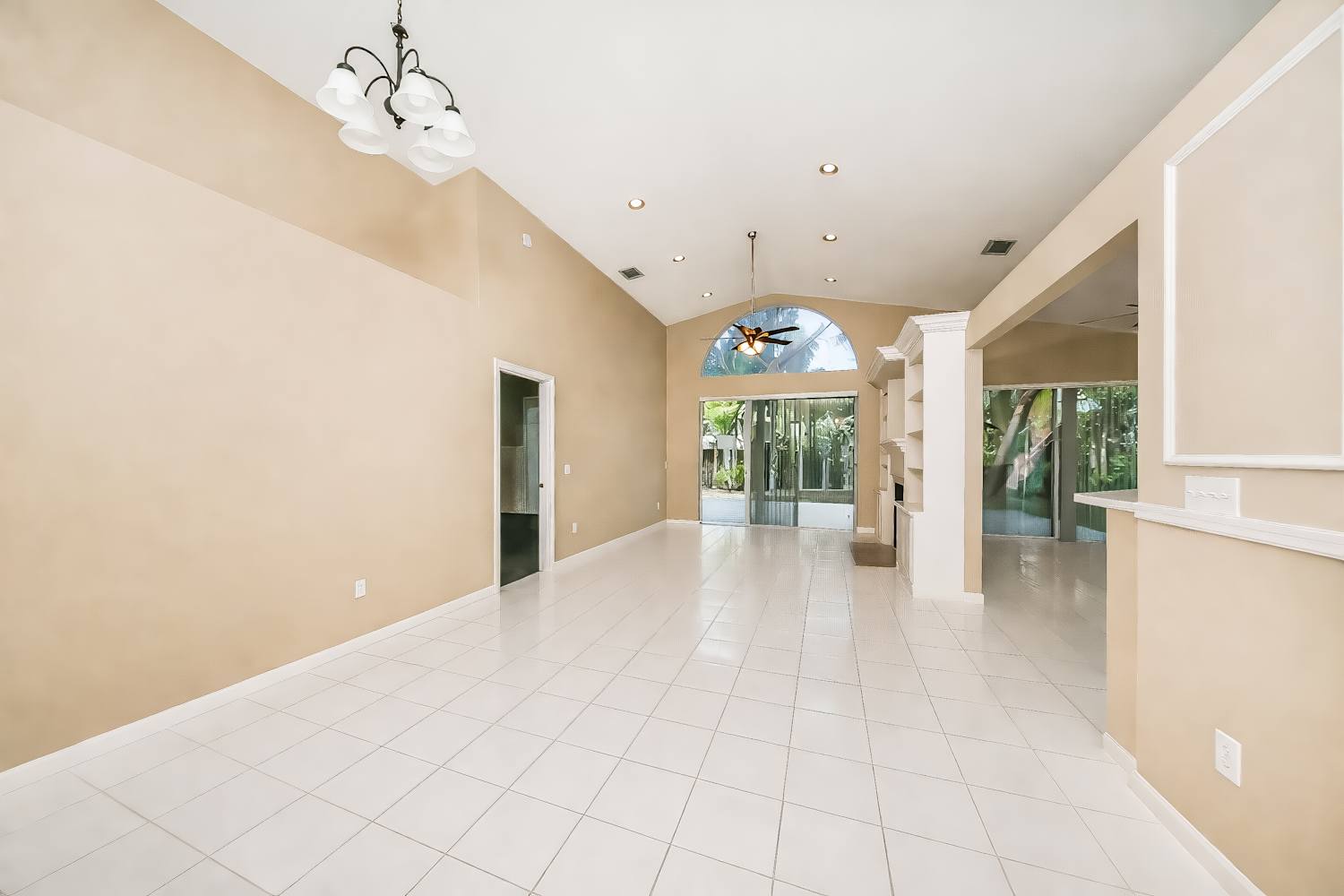 7699 Thornlee Dr photo 5
