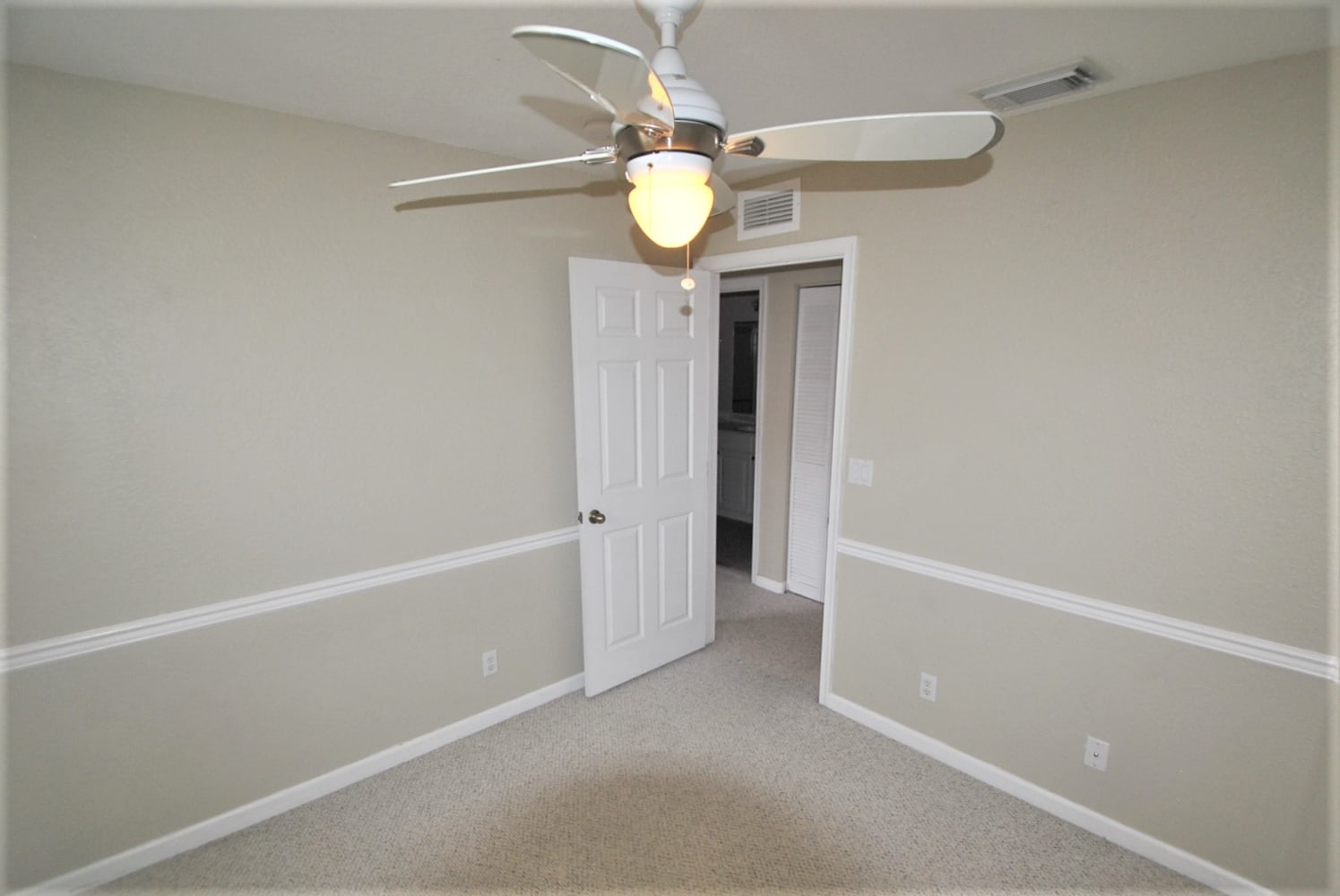 4549 Highgate Dr photo 5