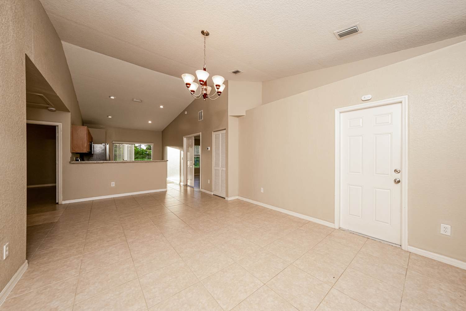 1660 E Breezy Ln photo 3