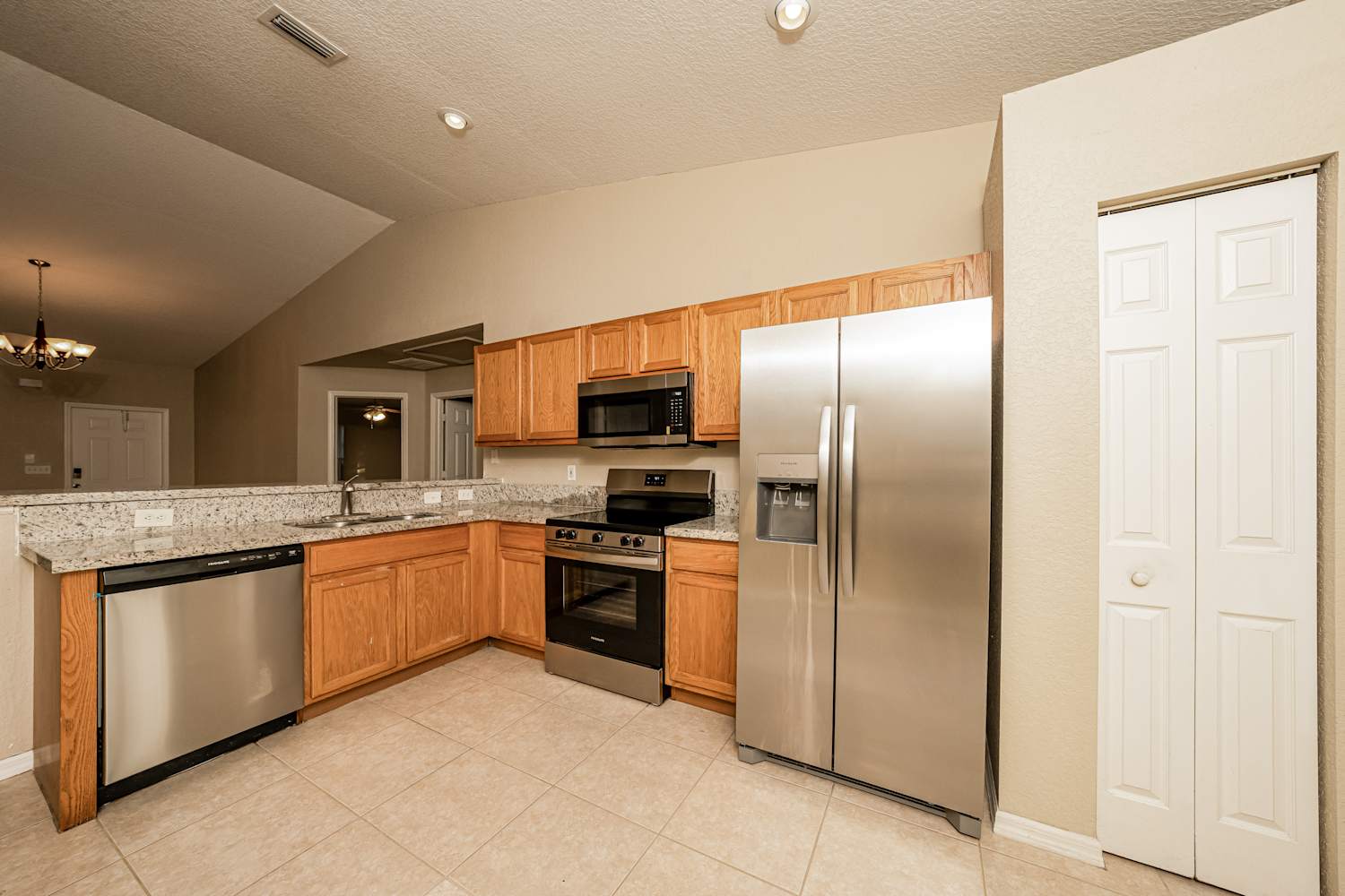 1660 E Breezy Ln photo 5
