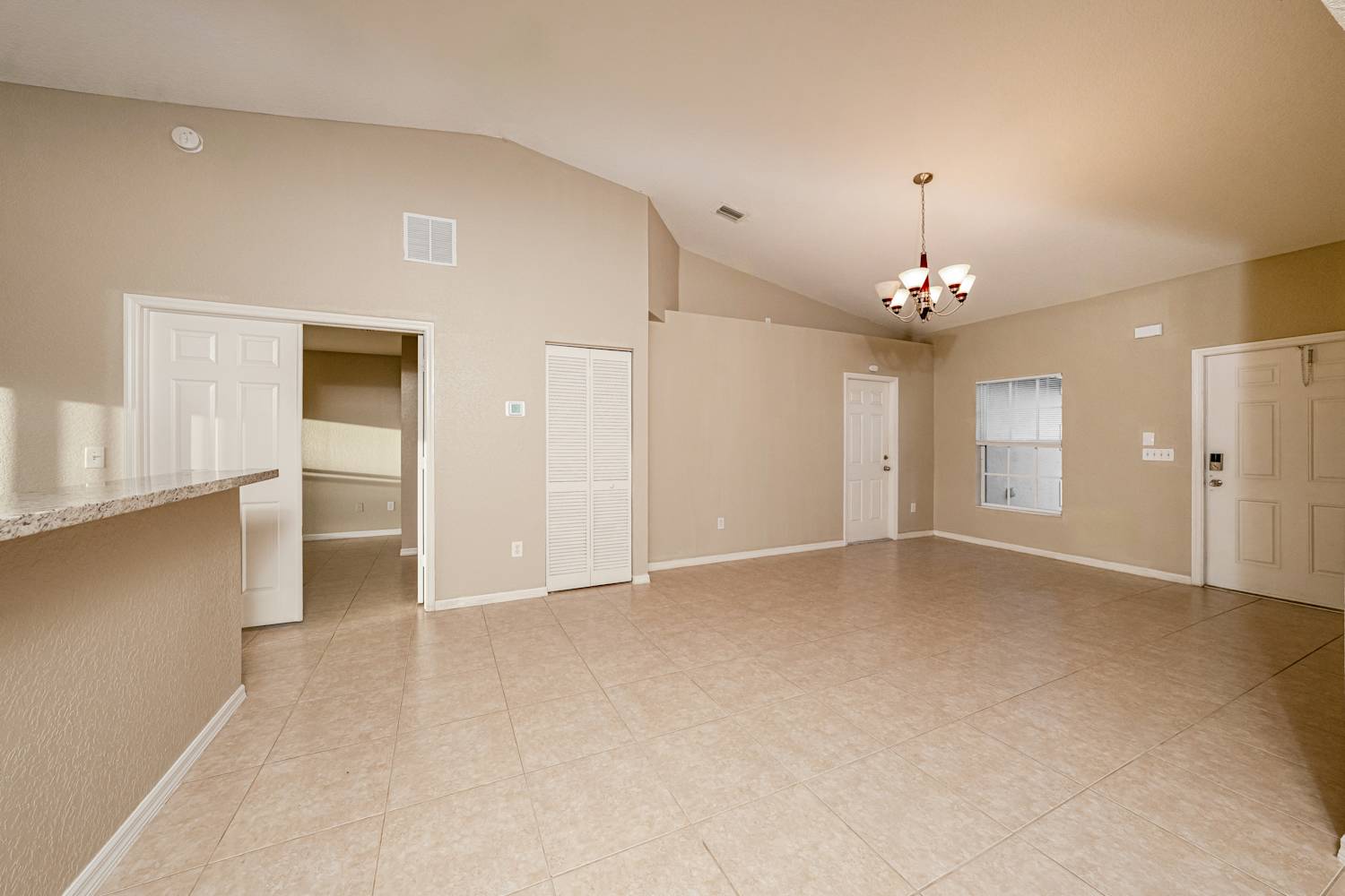 1660 E Breezy Ln photo 4