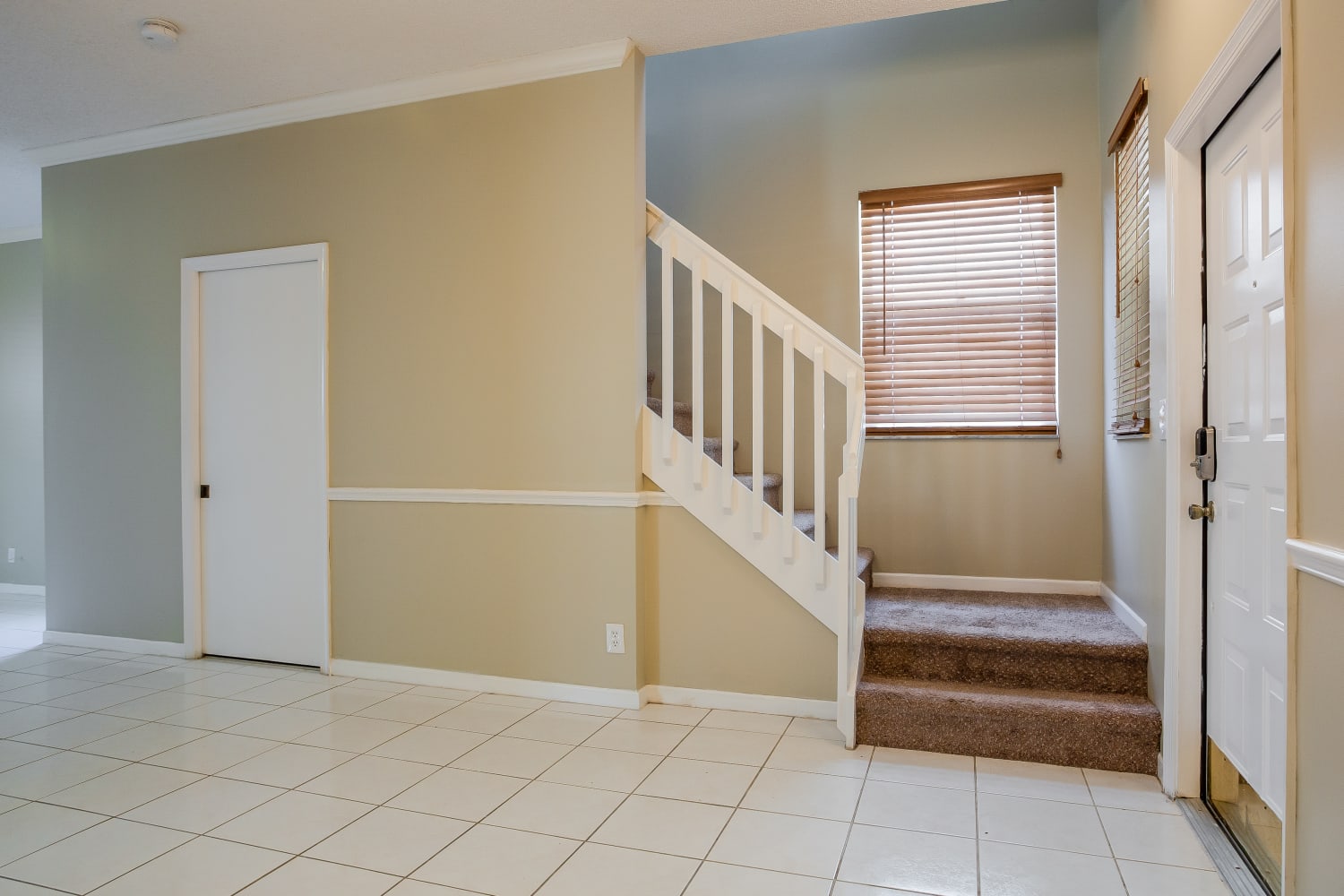 7697 Springfield Lake Dr photo 4