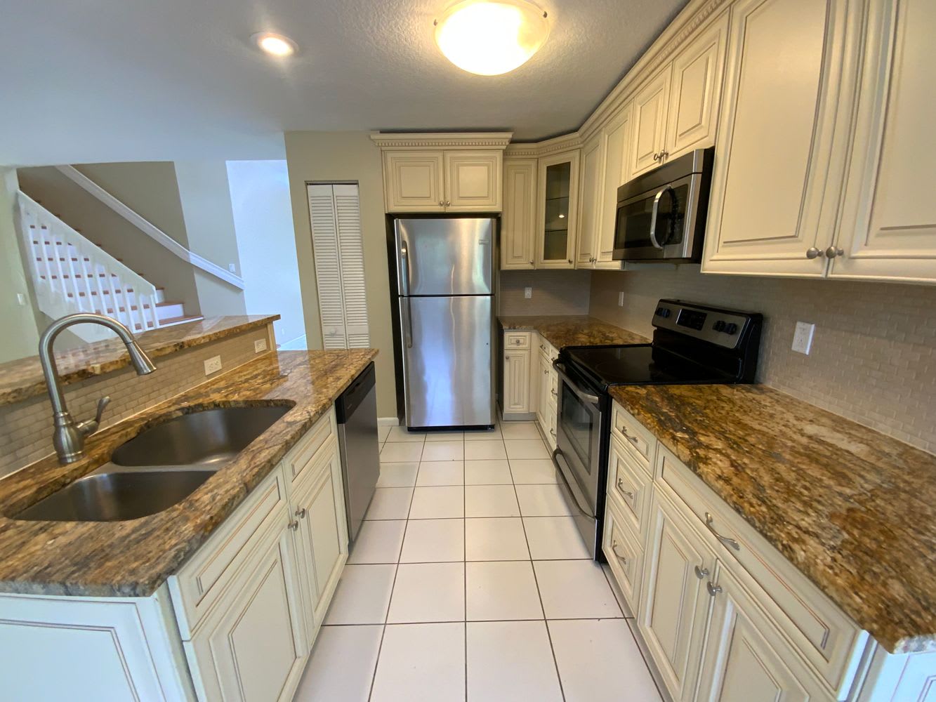 12400 Summer Springs Dr photo 5