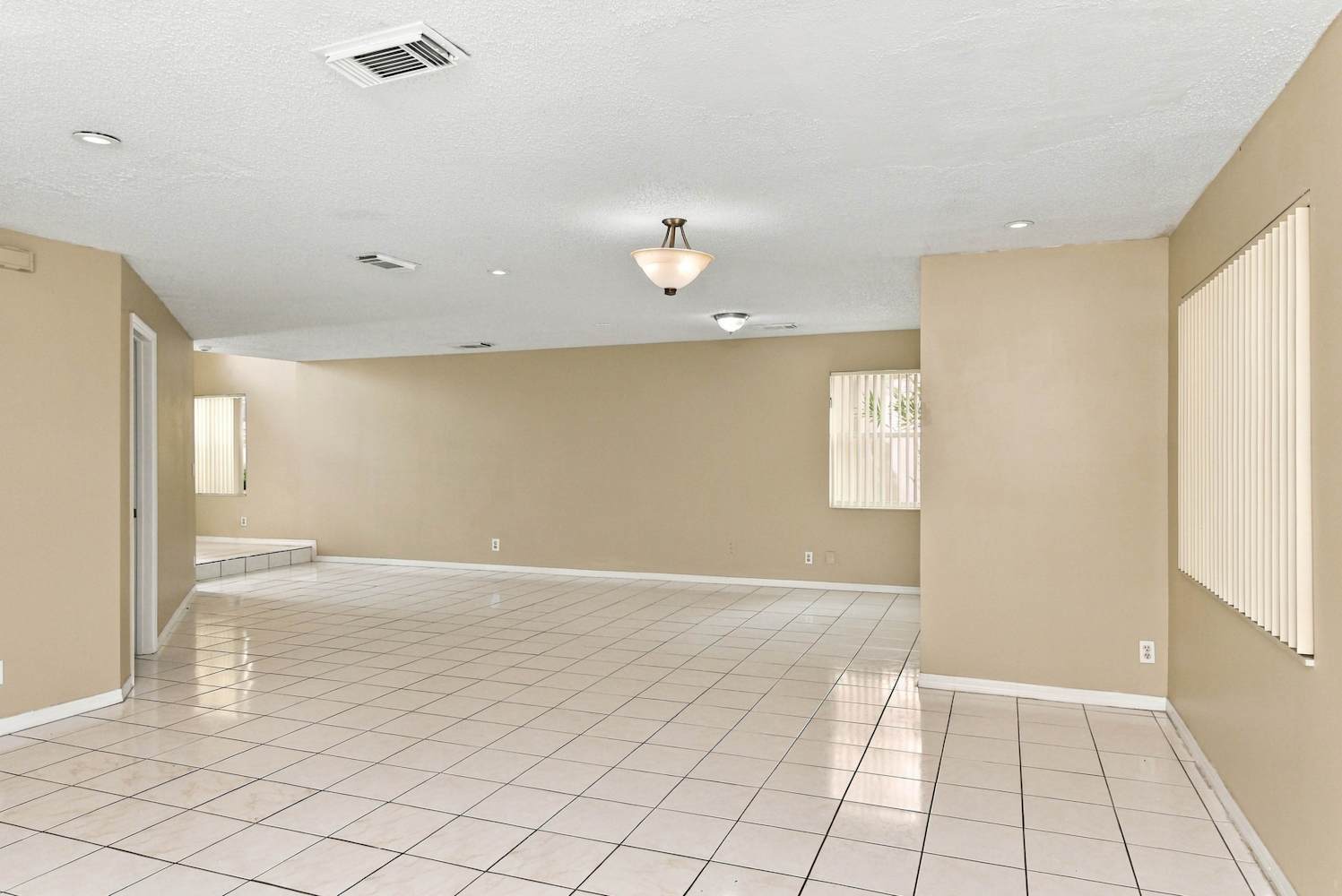 4400 SW 82nd Way photo 4