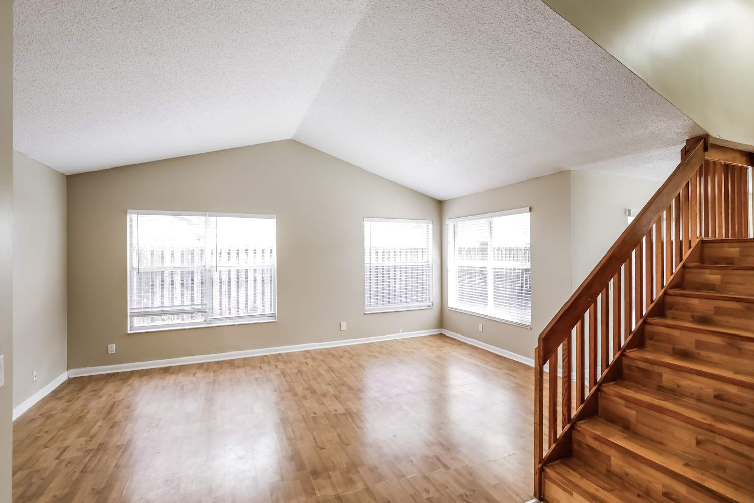 2716 Arrowwood Ct photo 4