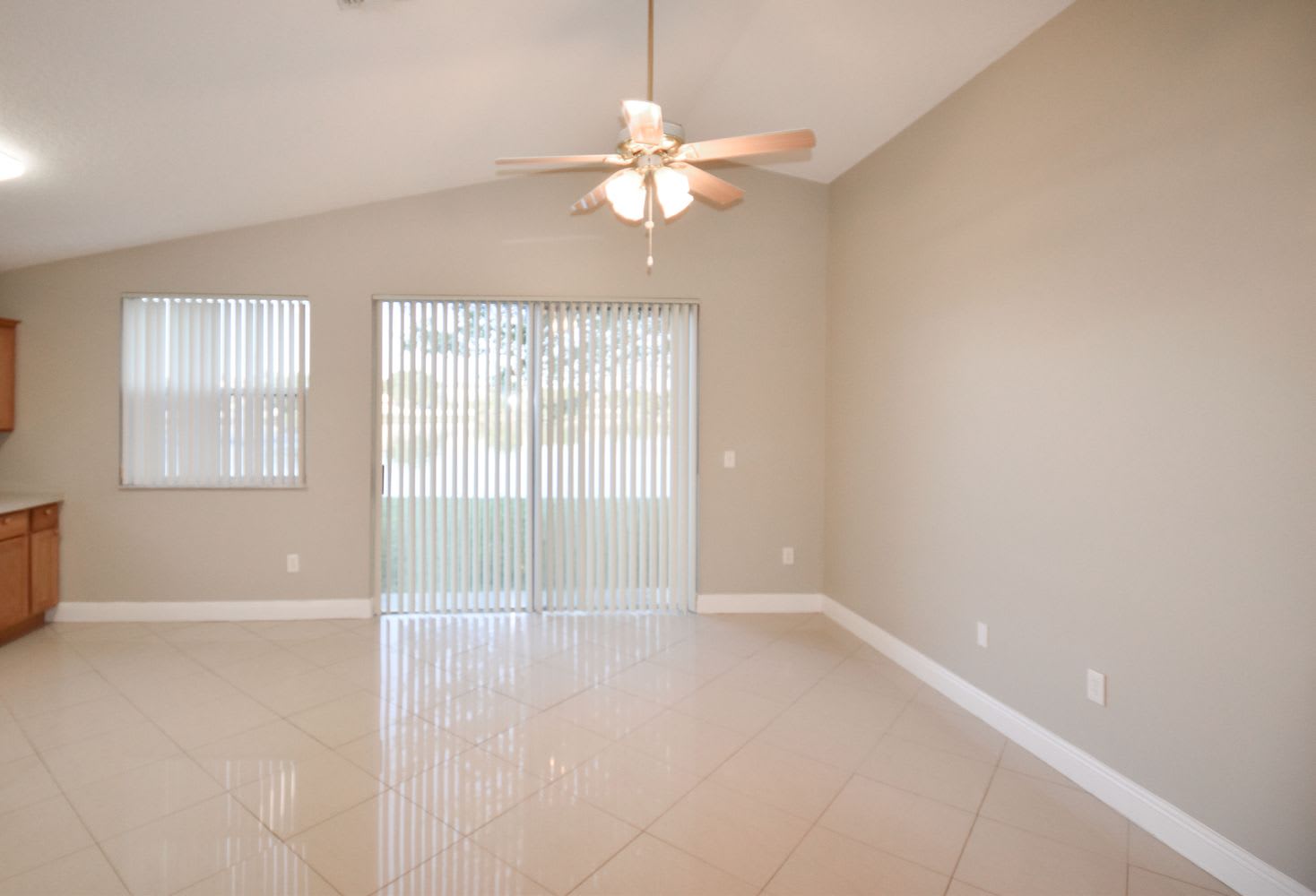 1544 NW 158th Ave photo 3
