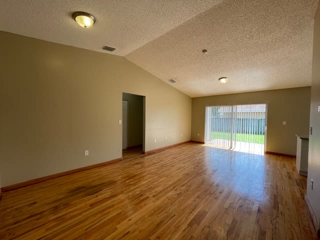 17532 SW 137th Ct photo 4
