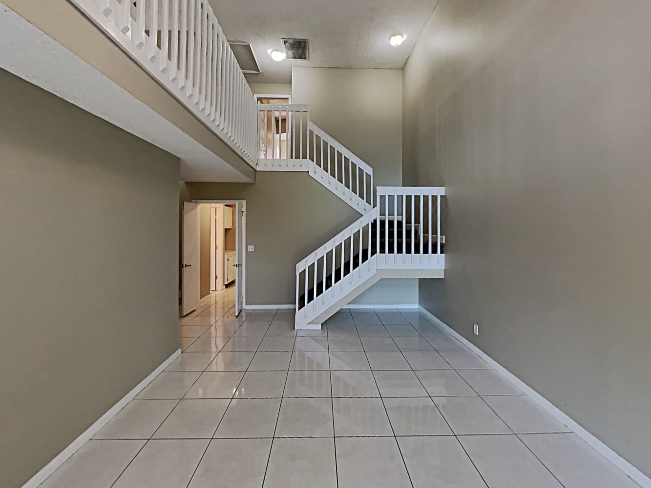 2065 Discovery Cir E photo 4