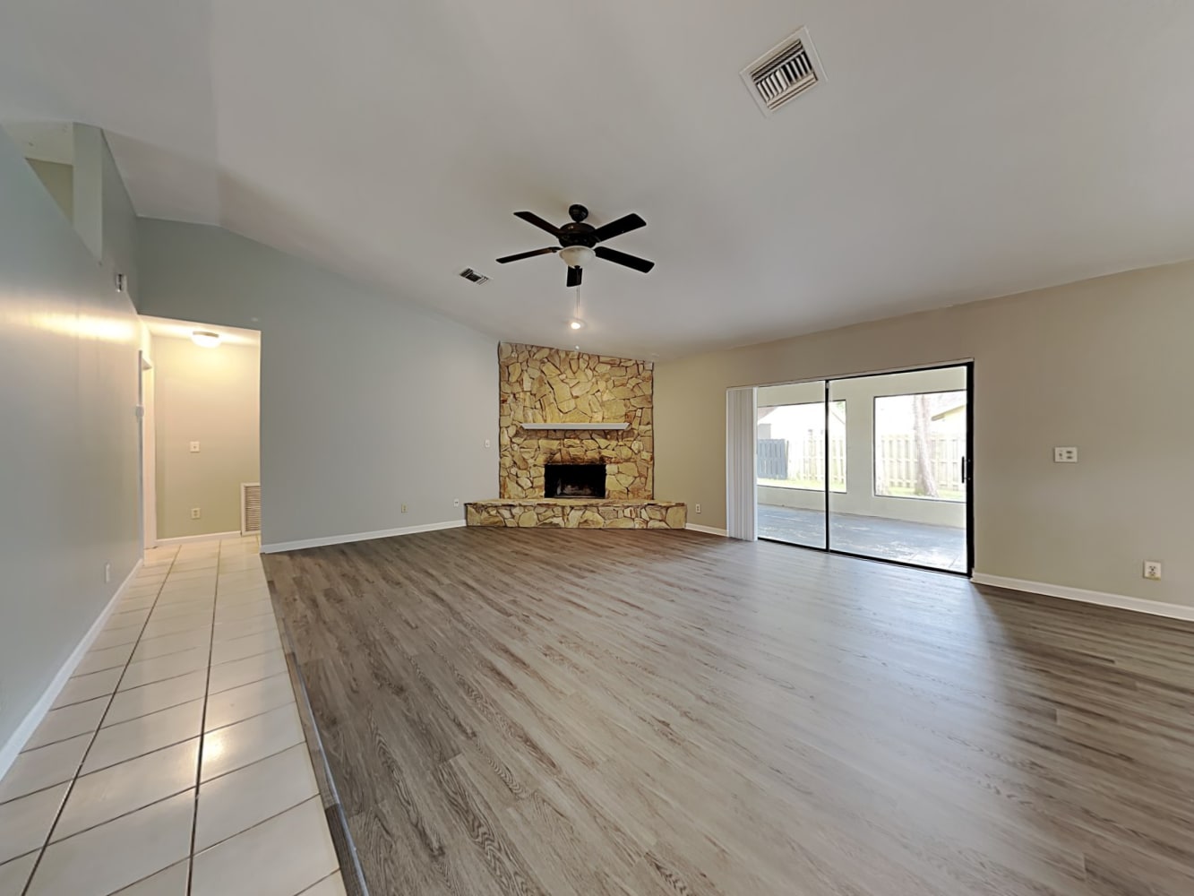 696 Blueberry Dr photo 3