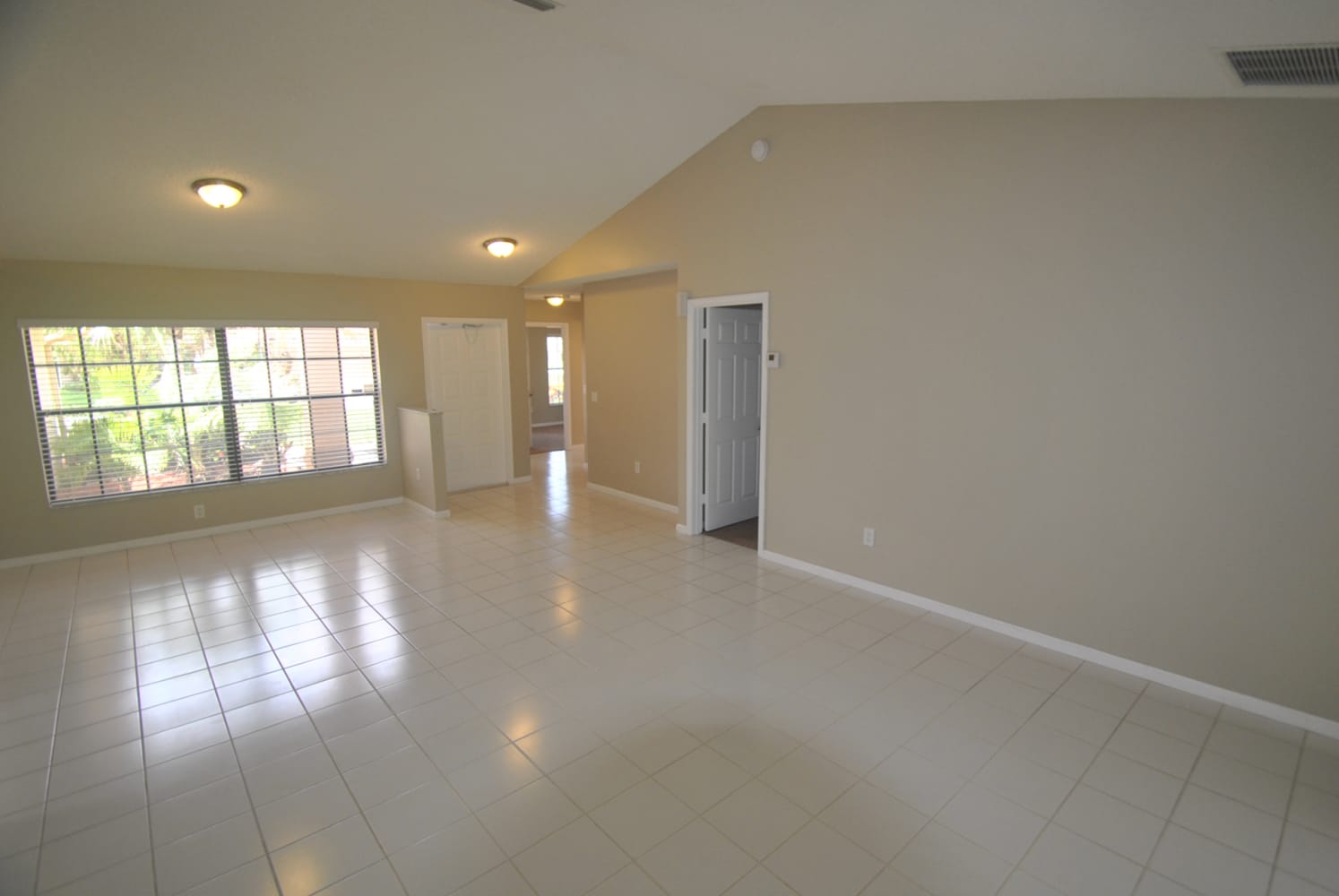 5602 Aspen Ridge Cir photo 2