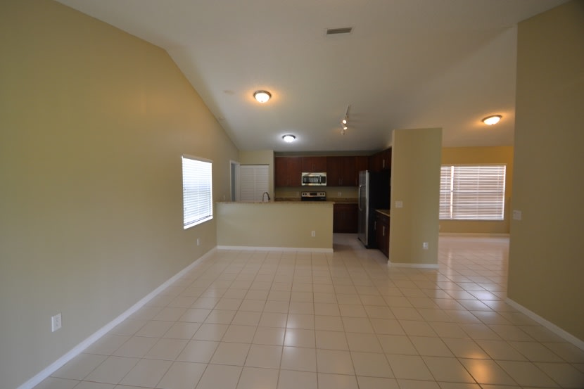 5602 Aspen Ridge Cir photo 4