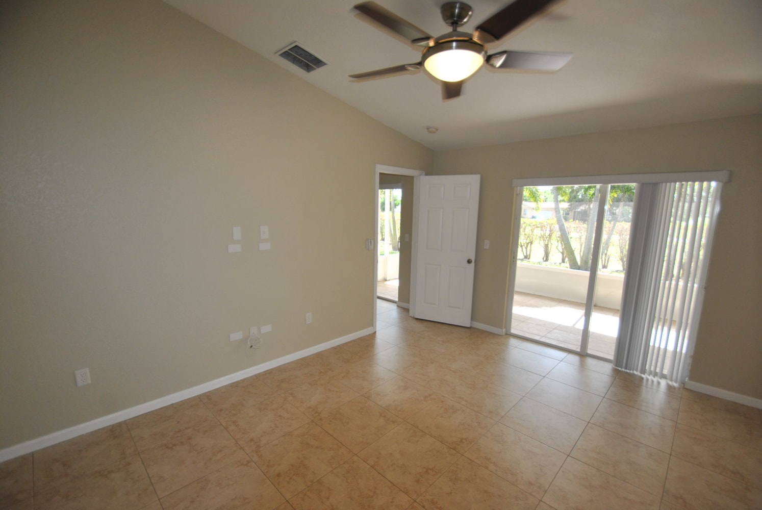 5940 Azalea Cir photo 5
