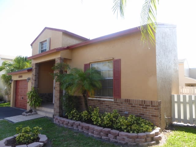 13995 Langley Pl photo 2