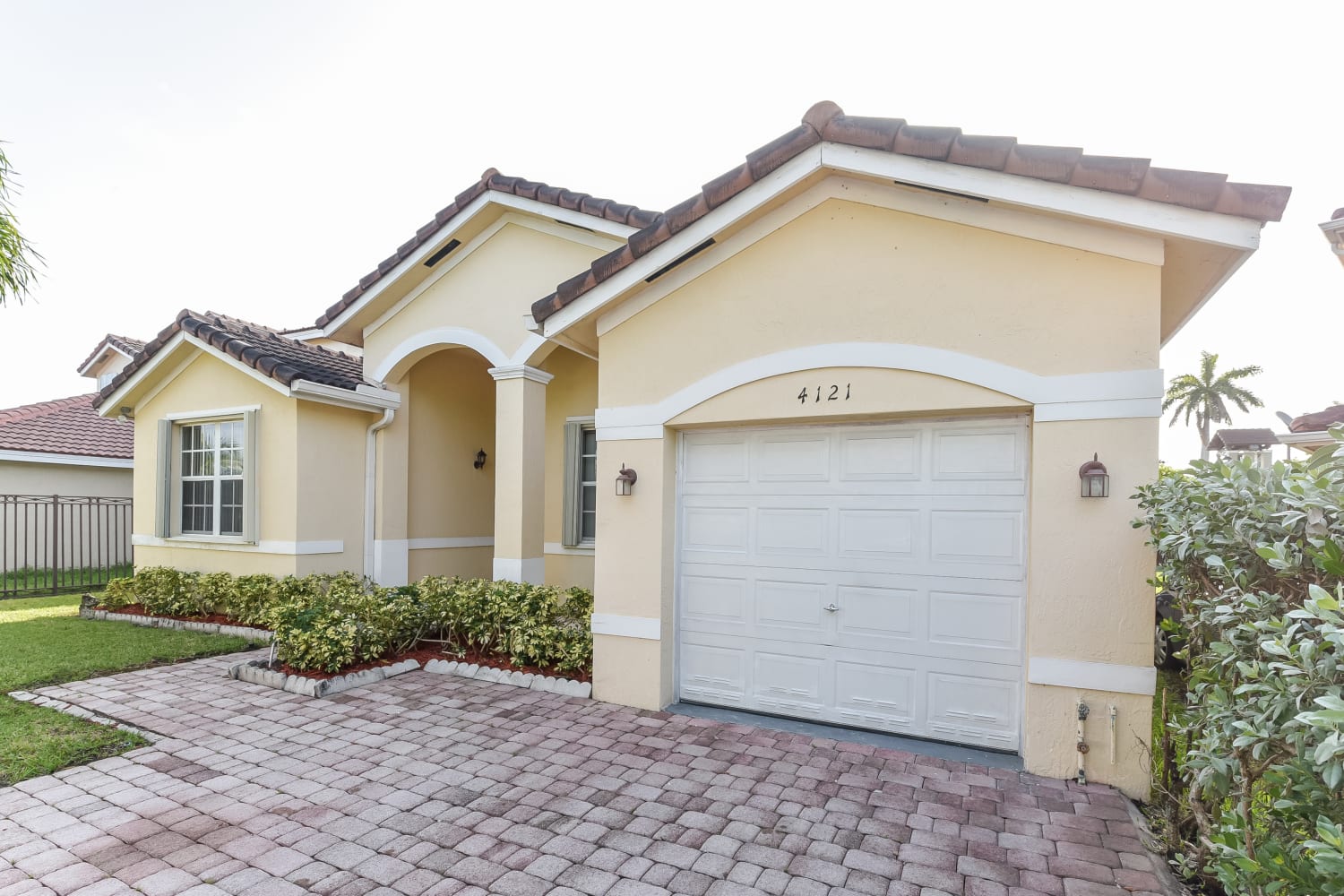 4121 SW 154th Ct photo 2