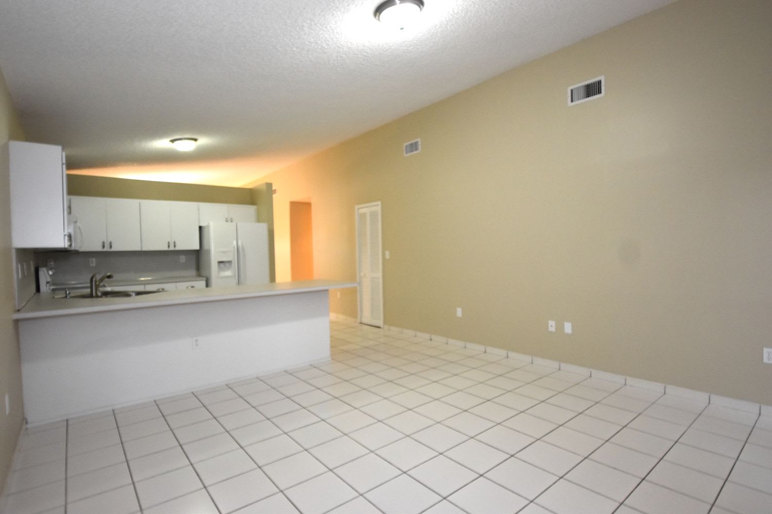 1276 SW 143rd Pl photo 3