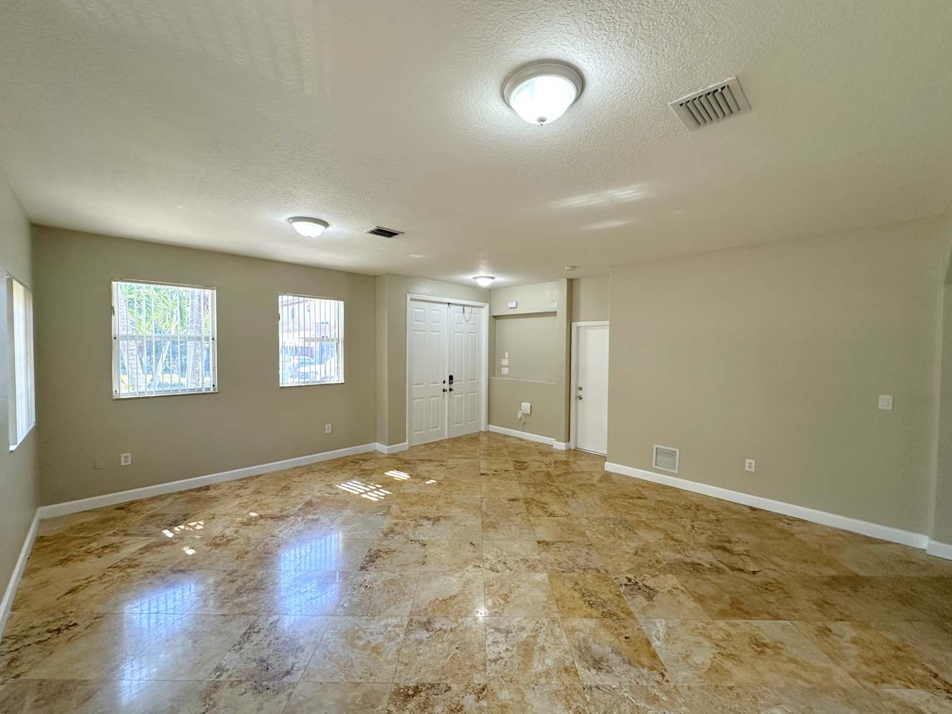 17717 SW 135th Ct photo 4