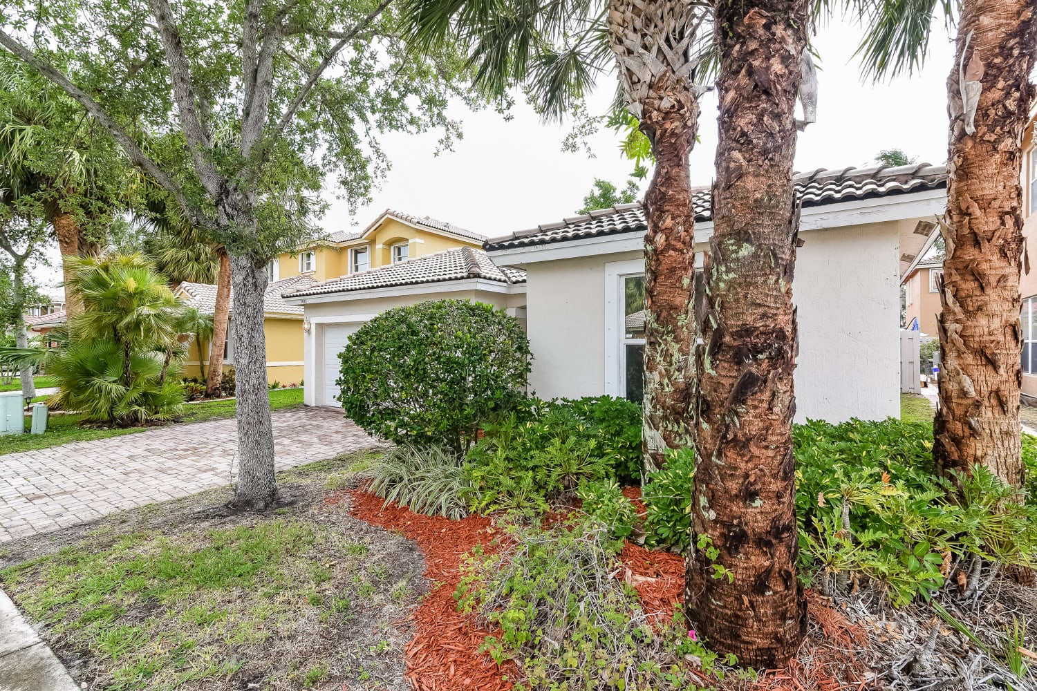 5027 SW 35th Way photo 3