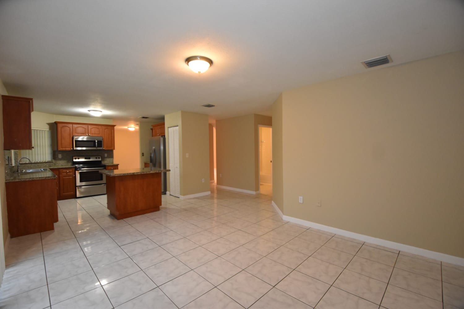 15813 SW 79th St photo 5