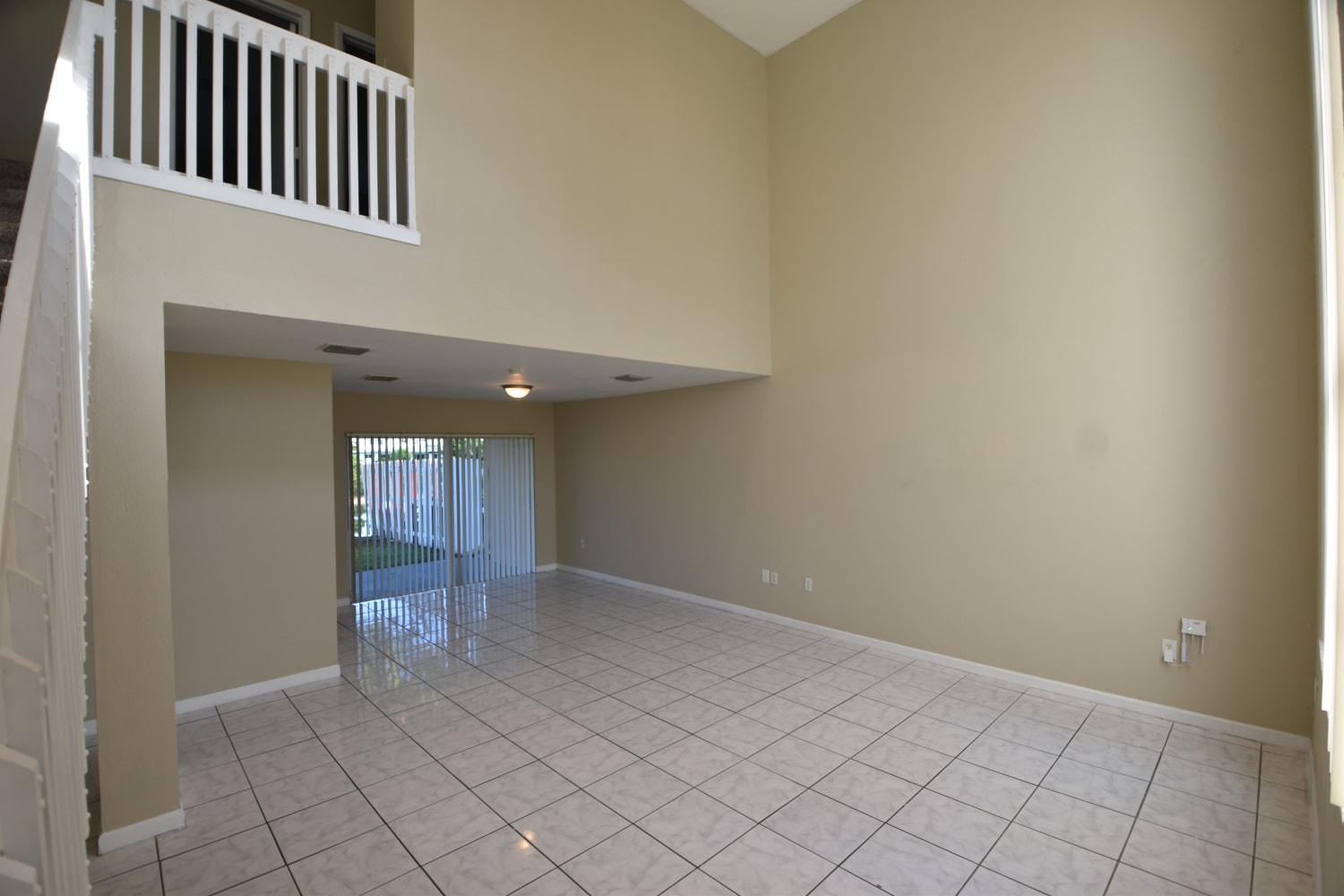 15813 SW 79th St photo 2