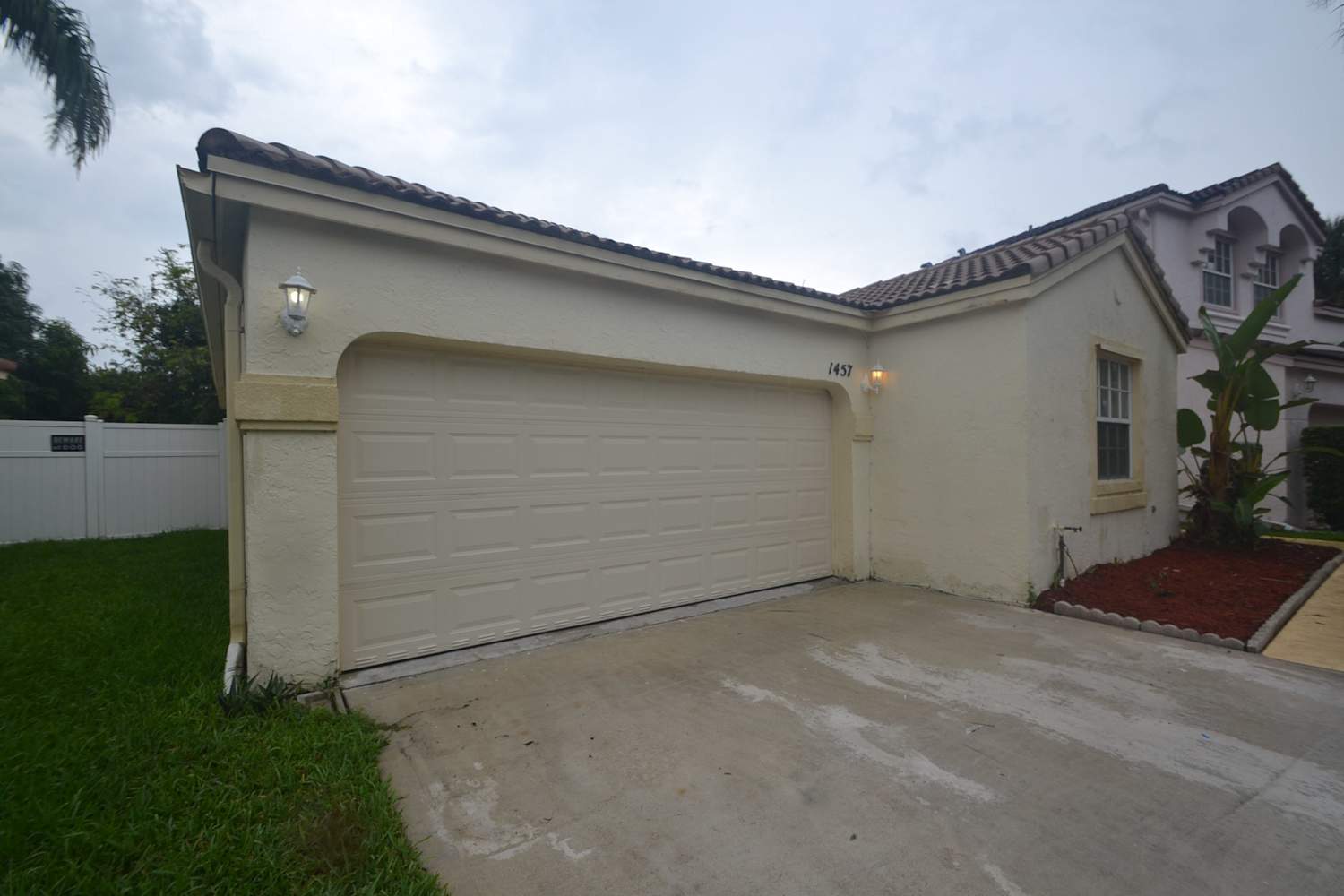 1457 NW 156th Ave photo 2