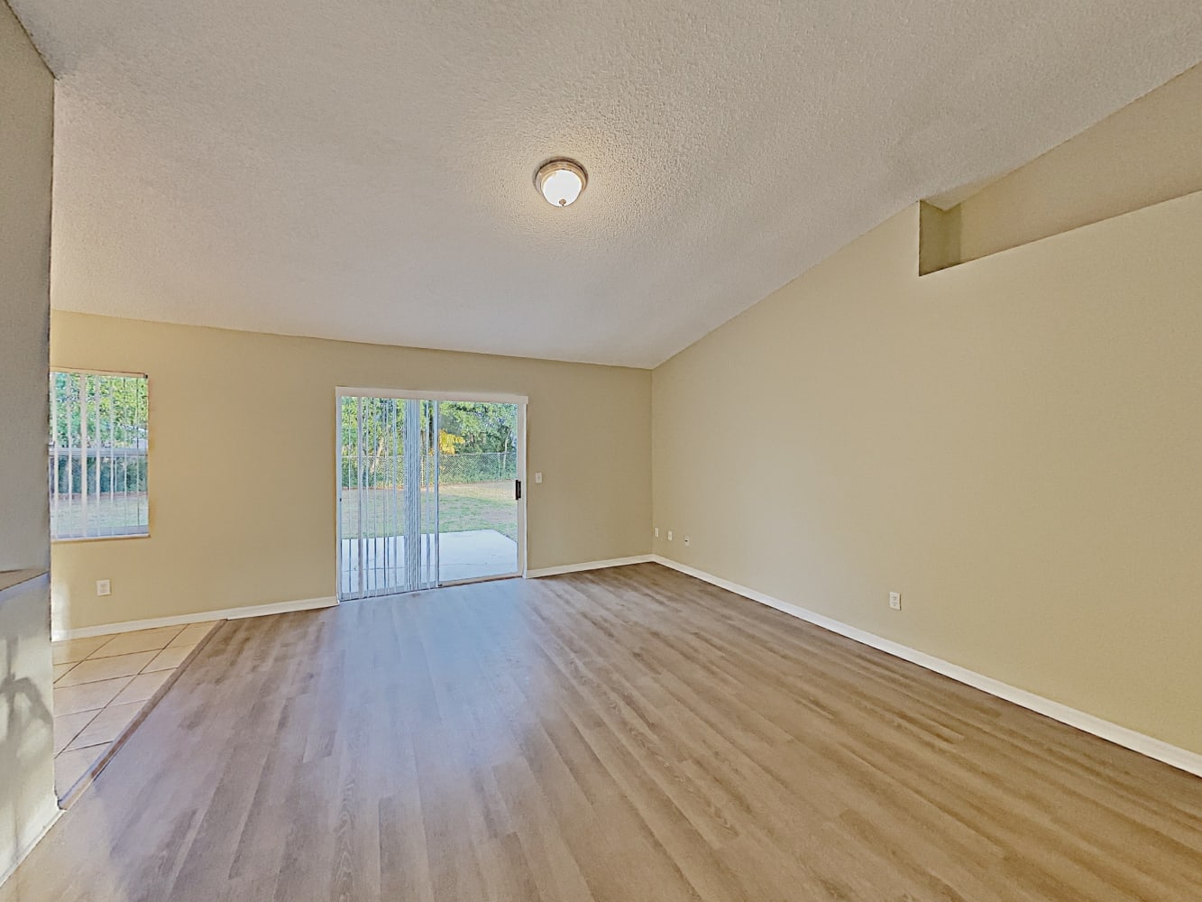 1669 Templewood Ave photo 3