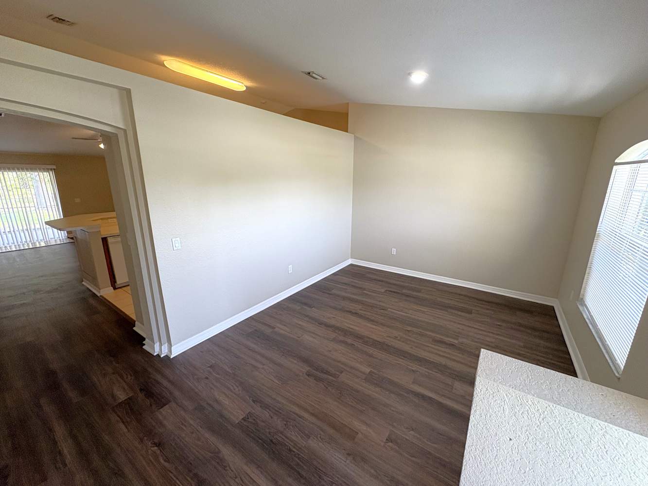 25026 Palisade Rd photo 2