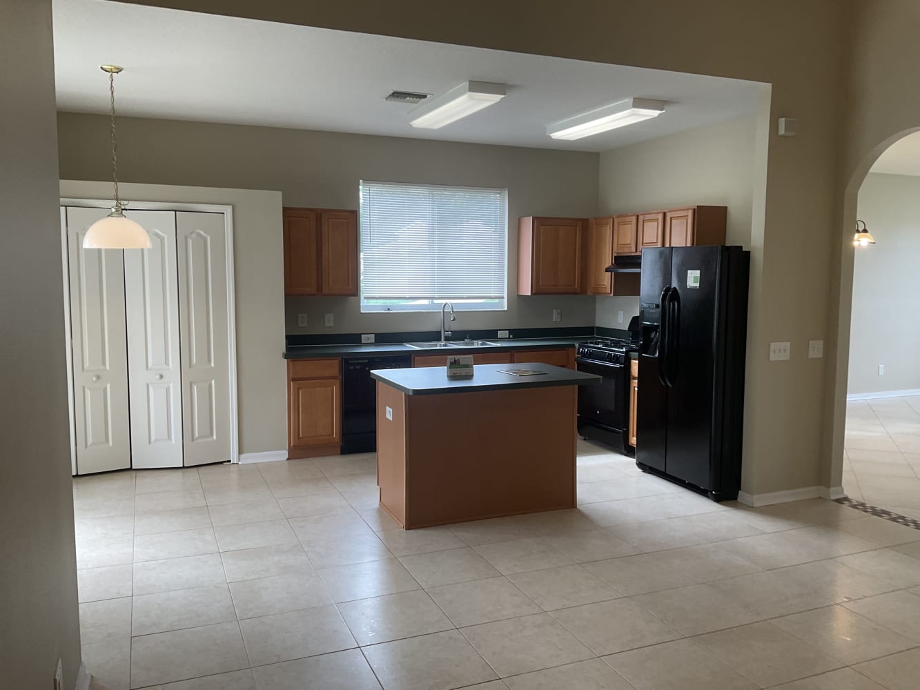 4517 Mapletree Loop photo 3