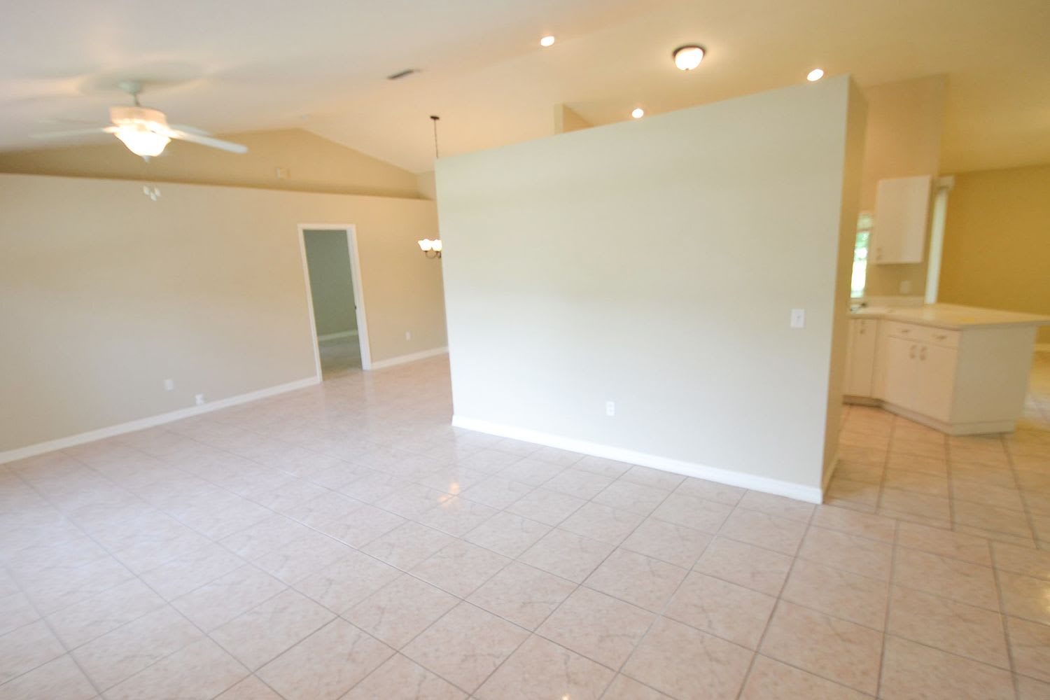 3210 SE Santa Barbara Pl photo 2