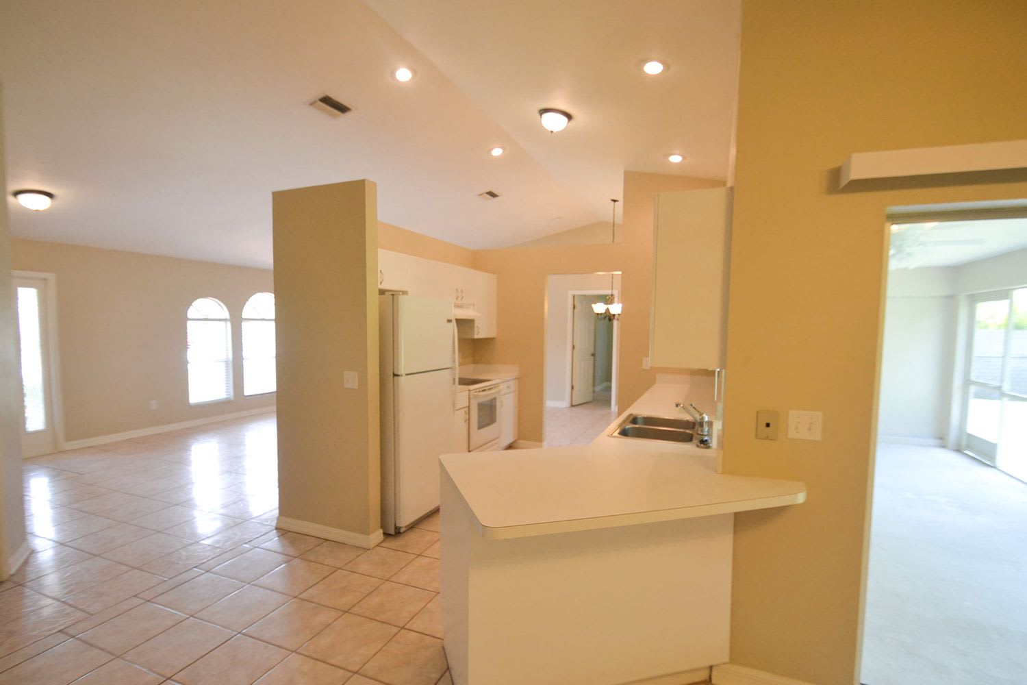 3210 SE Santa Barbara Pl photo 3