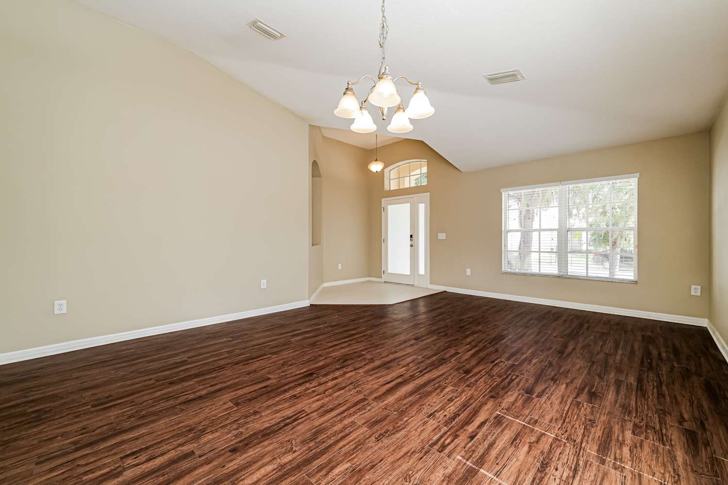 8015 Alamosa Wood Ave photo 4