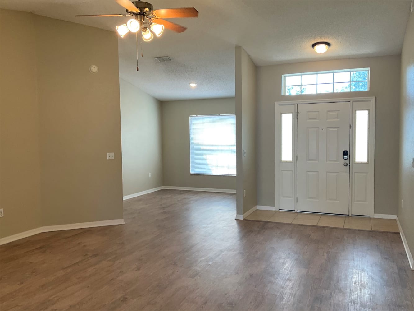8109 Oakhurst Blvd photo 3