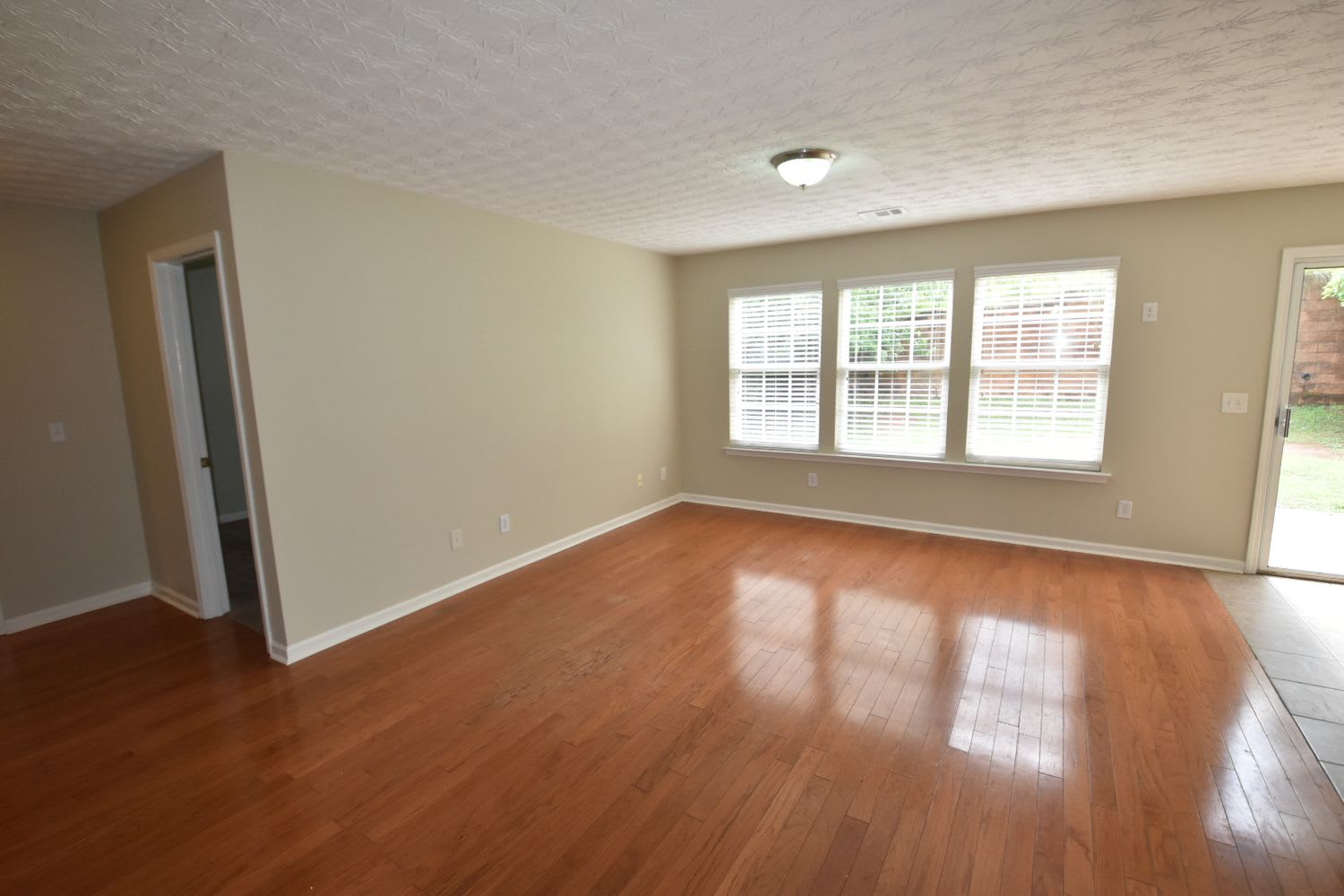 214 Weatherstone Pointe Dr photo 3