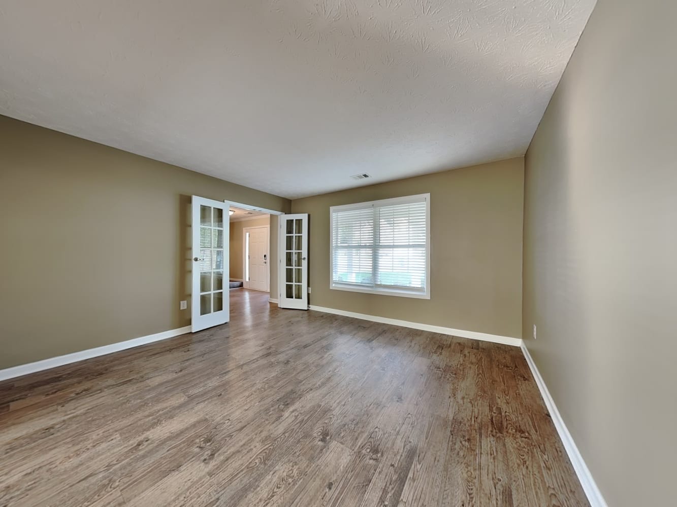 680 Colt Shoals Ln photo 4