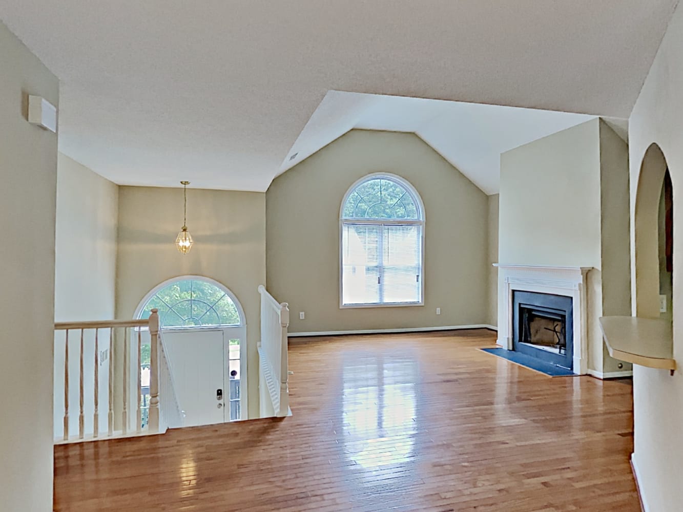 5750 Newnan Cir photo 5