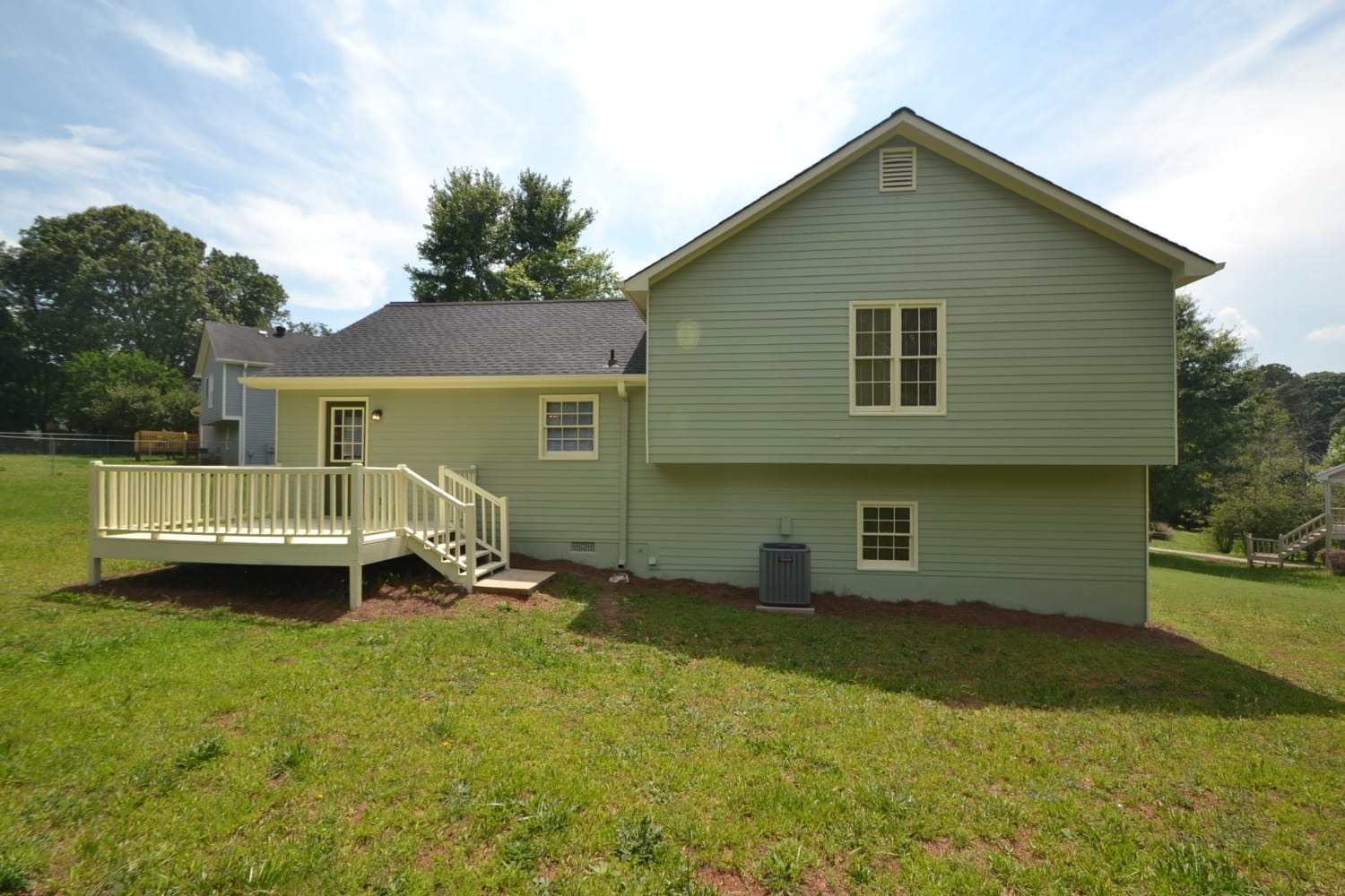 184 Nicole Dr photo 4