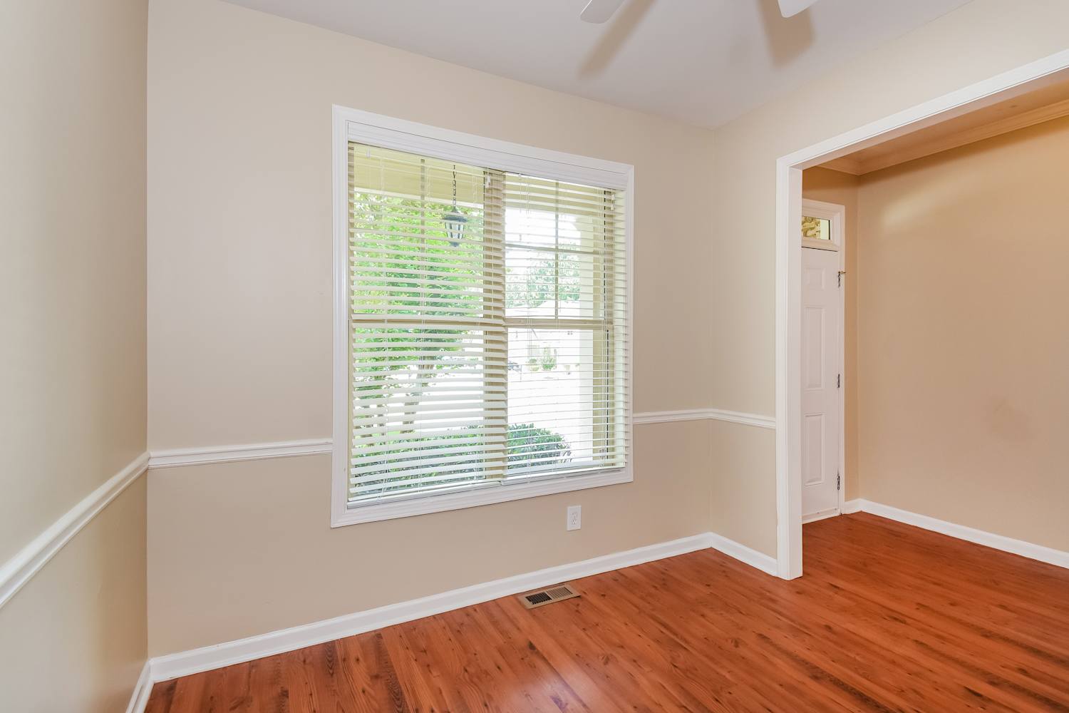 236 Ascott Ln photo 5