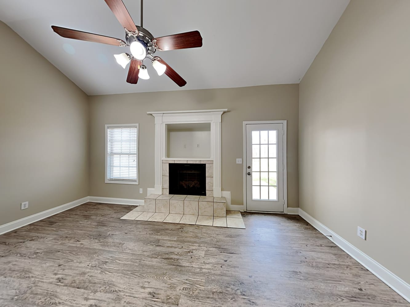 104 Pristine Dr photo 5