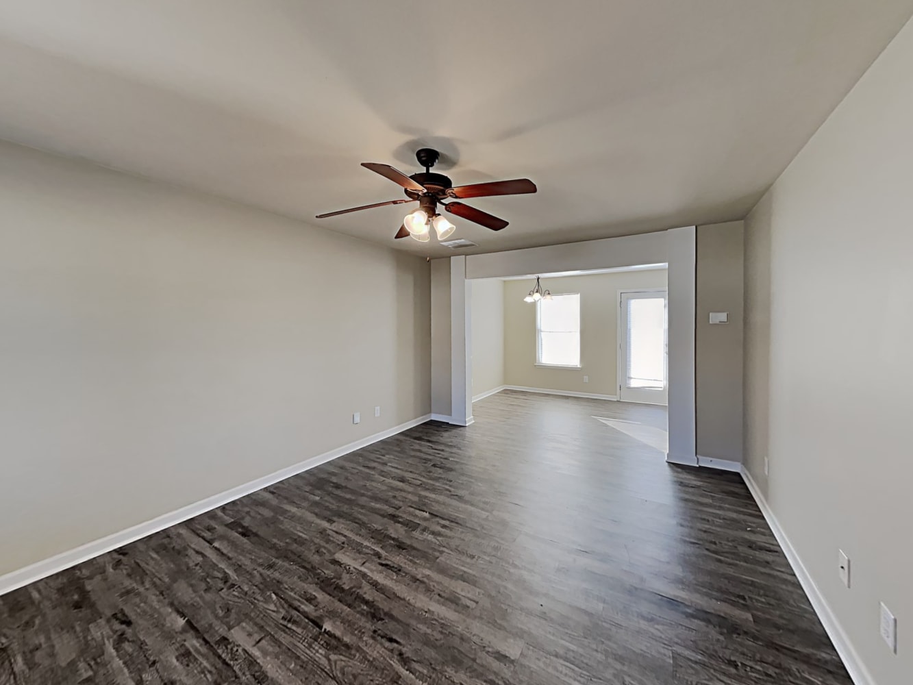 117 Rockefeller Ln photo 4