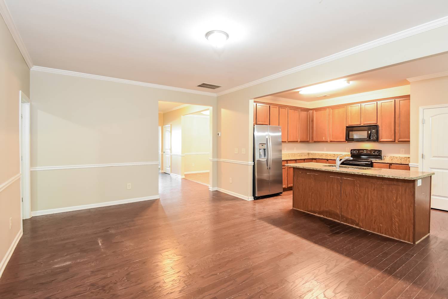 526 Crestmont Ln photo 5