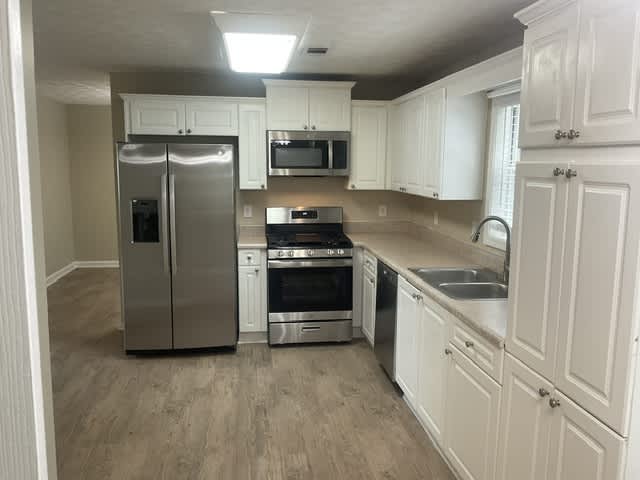 1510 Arbour Glenn Dr photo 5