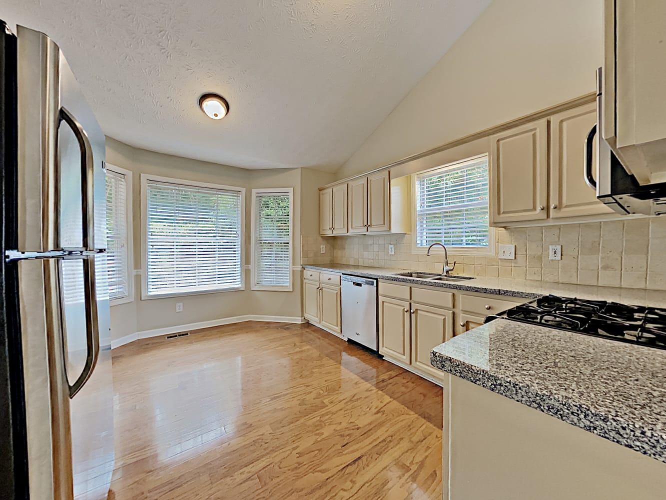 4030 Mount Vernon Dr photo 5