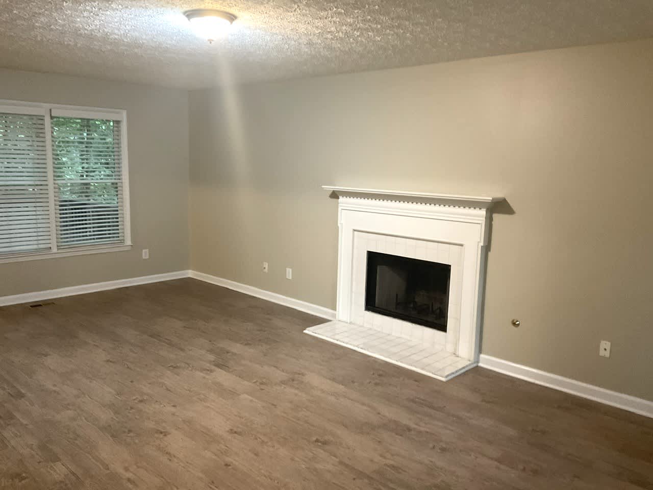 135 Vantage Pt photo 5