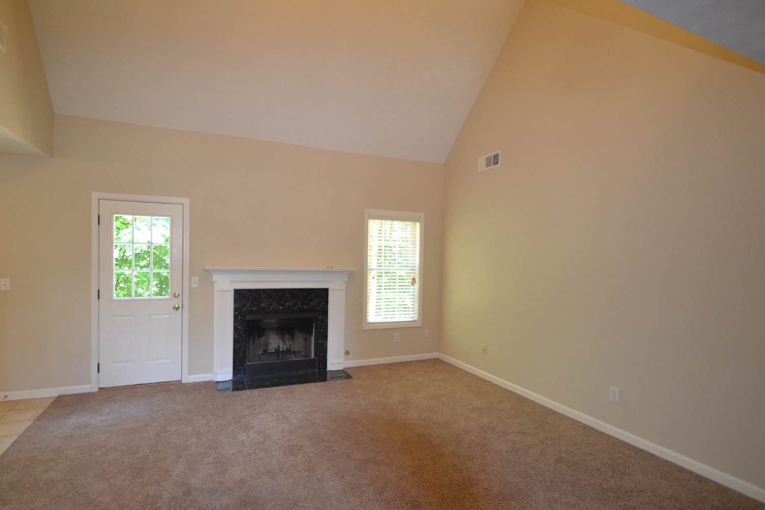2546 Rainshower Dr photo 5
