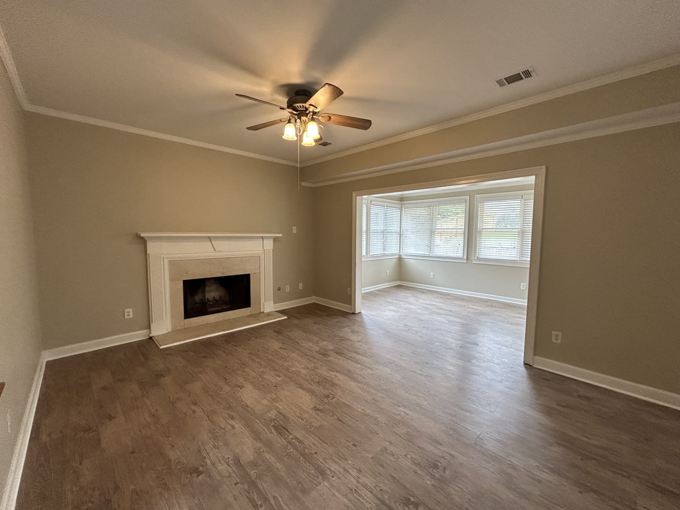 4399 Beacon Hill Dr SW photo 3