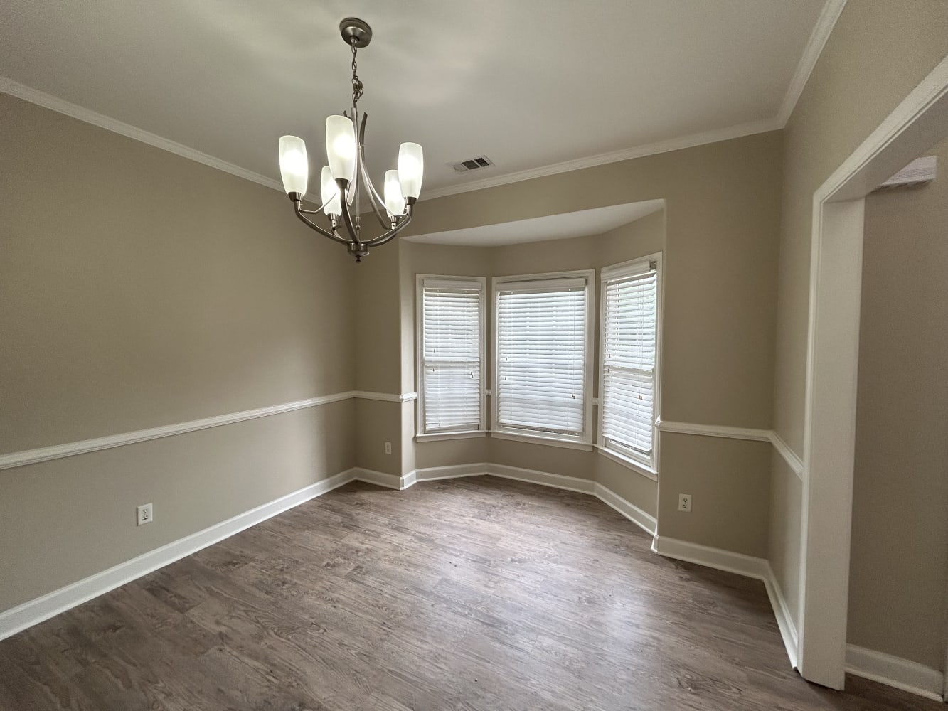 4399 Beacon Hill Dr SW photo 5