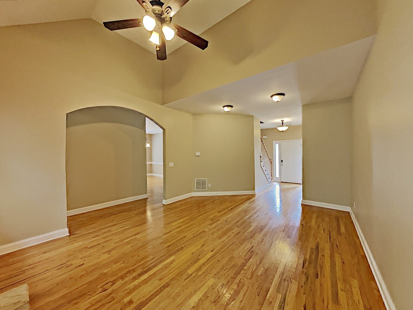 658 Royal Crest Ct photo 4