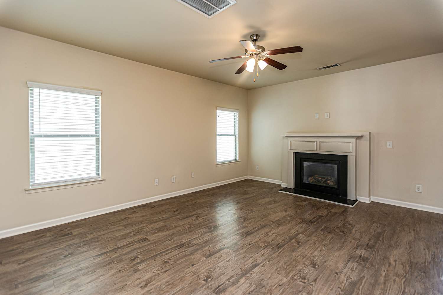 653 Ocean Ave photo 5