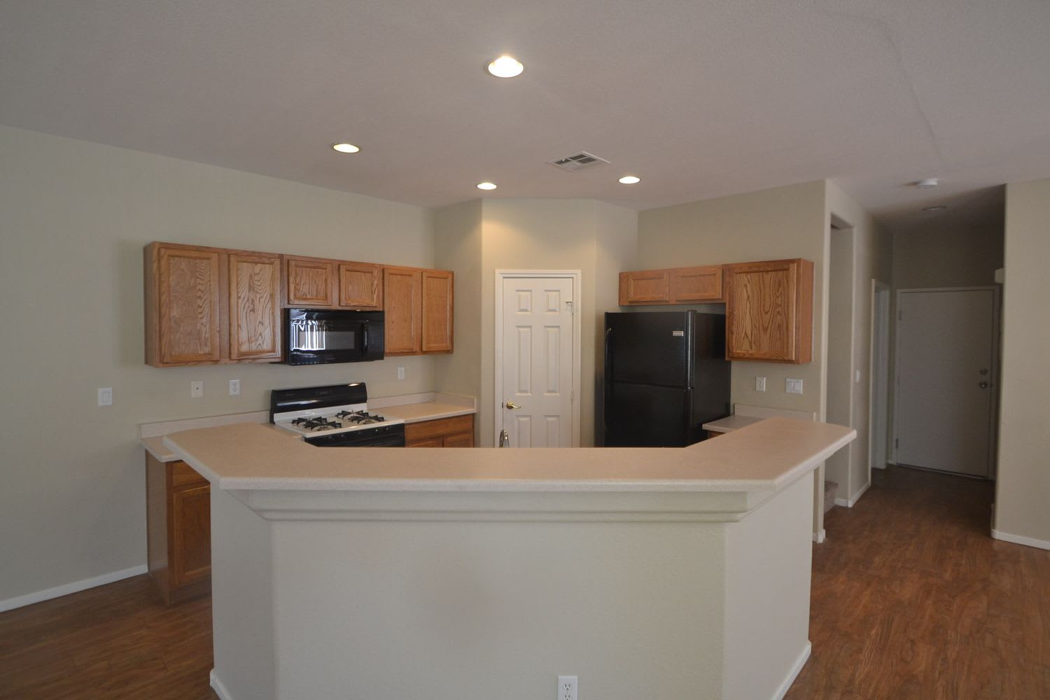 6224 Dan Blocker Ave photo 2